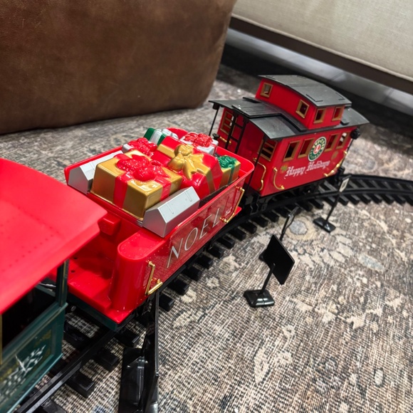 Lionel G Gauge HOLIDAY TRAIN Set COMPLETE 62134 WORKS GREAT - Picture 8 of 11